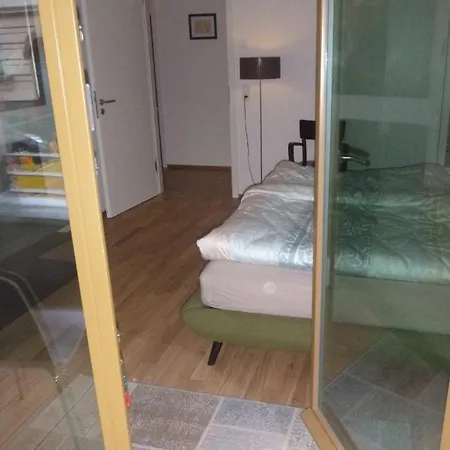 Ferienwohnung Am Lindenauer Markt Apartment *